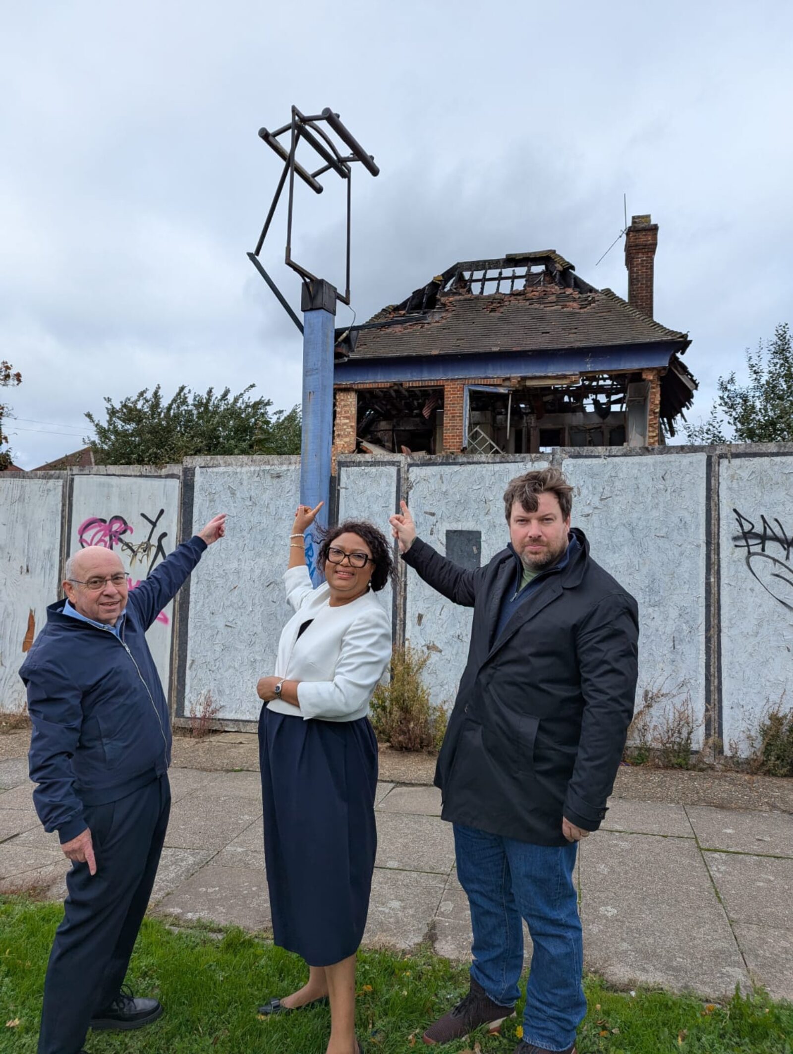 Cllr Phil Cohen, Edith Cohen and Simon Radford outside the Jester pub  